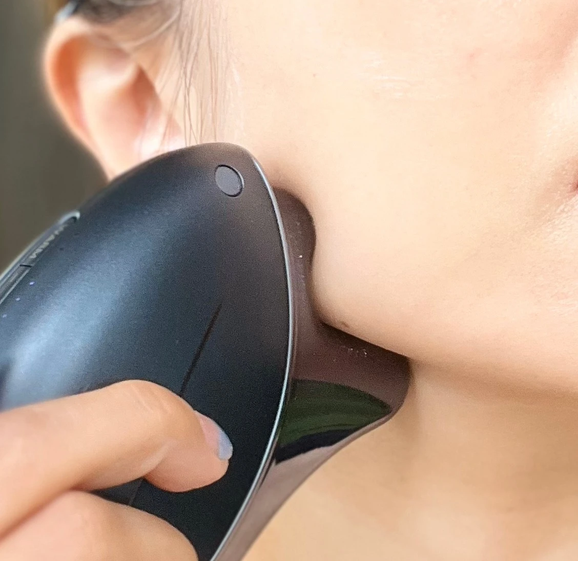 【田中みな実さんも愛用! バイタリフト かっさ EH-SP85】表情筋を鍛えて*1フェイスラインの肌をきゅっとケア! 防水*3だからバスタイムが美容タイムに!_4_3