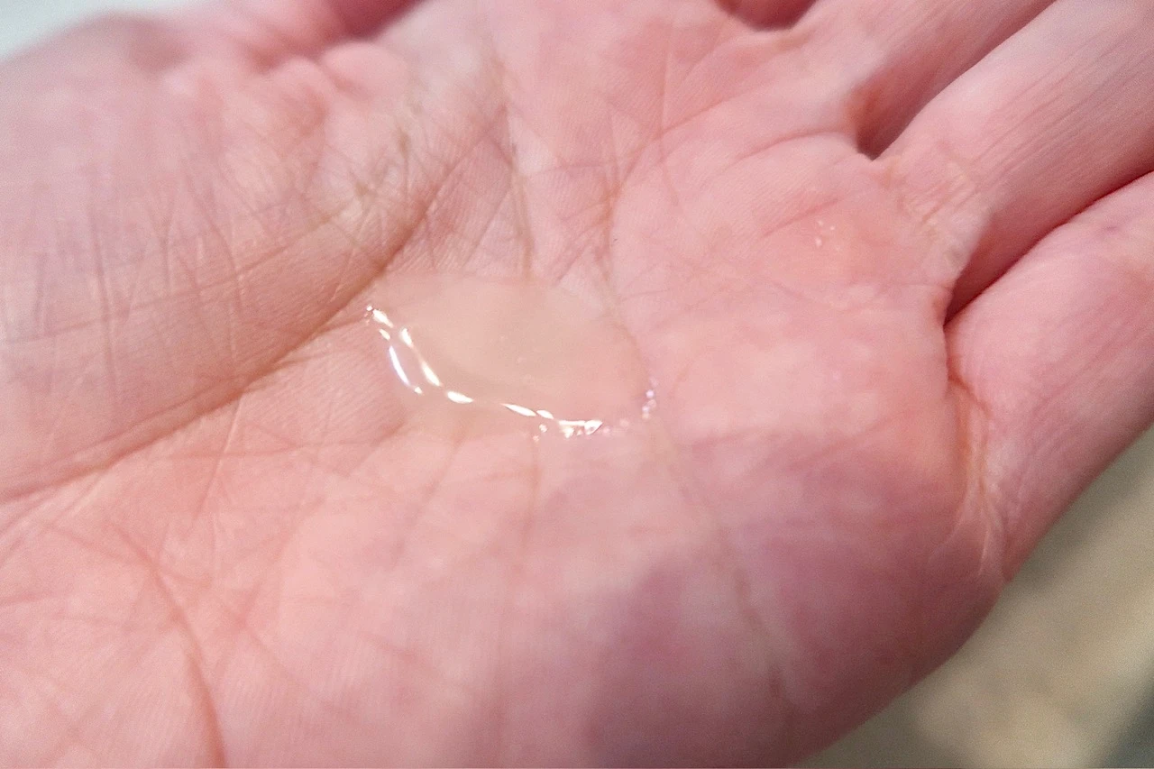 コスメデコルテ  ​ホワイトロジスト ネオジェネシス ブライトニング コンセントレイトのテクスチャー