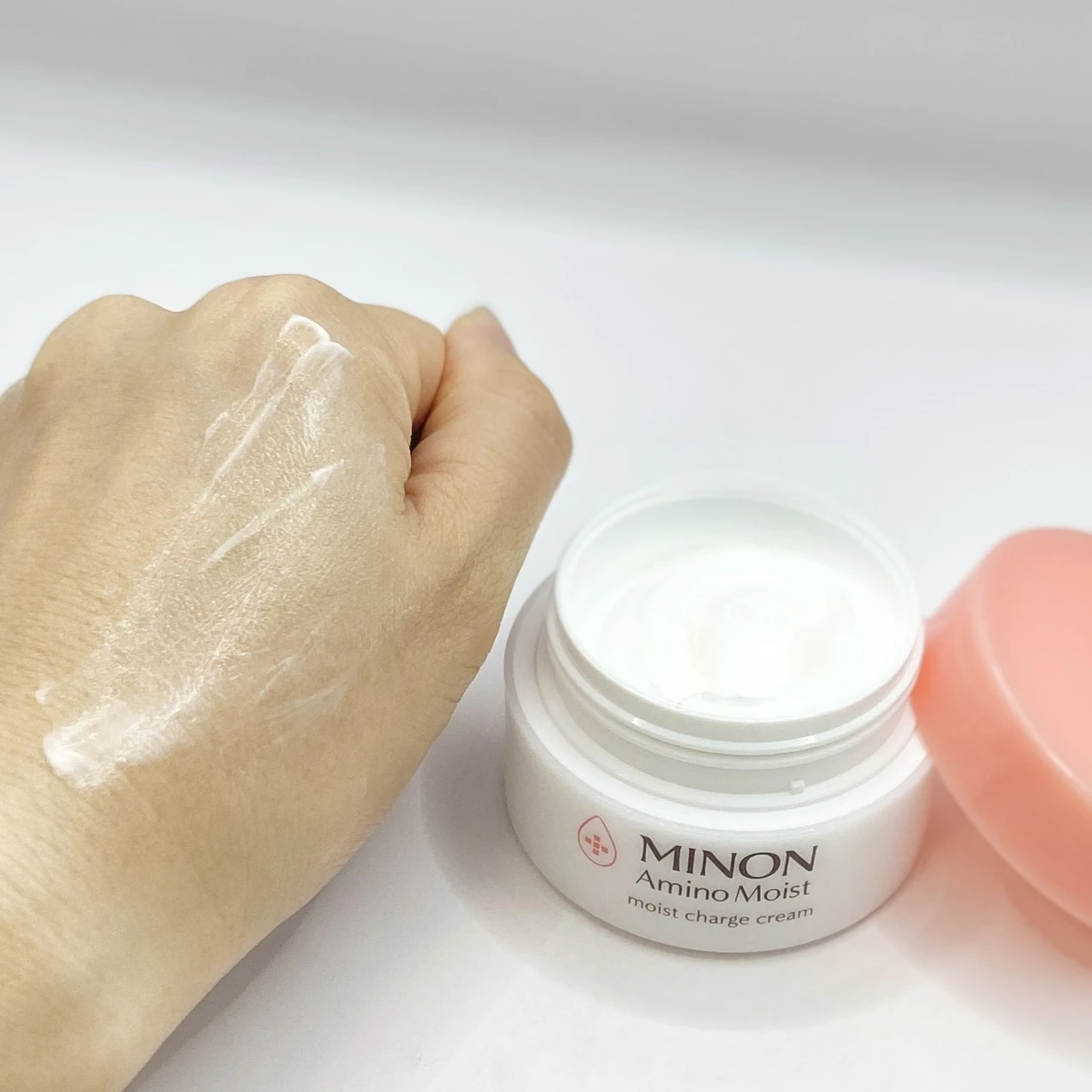 新発売！ミノンから乾燥しがちな敏感肌に嬉しい”うるおい続くクリーム”登場！_3