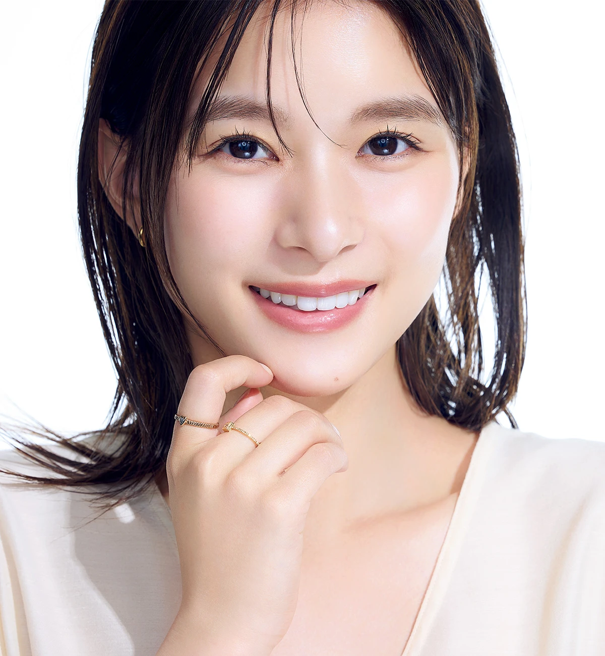 アリィー クロノビューティ フラットスムースフィルターUV　芳根京子