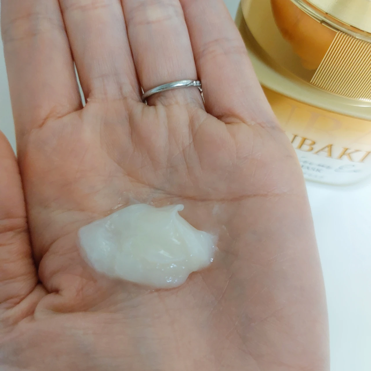 ダメージケア迷子に朗報!黒のTSUBAKIで艶のあふれるオーラ髪を手に入れよう♪_3_3