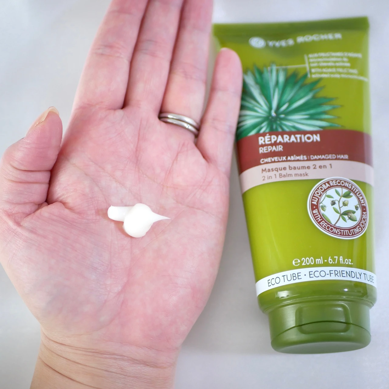 YVES ROCHER(イヴ・ロシェ)ヘルシースカルプトリートメント リペア テクスチャー