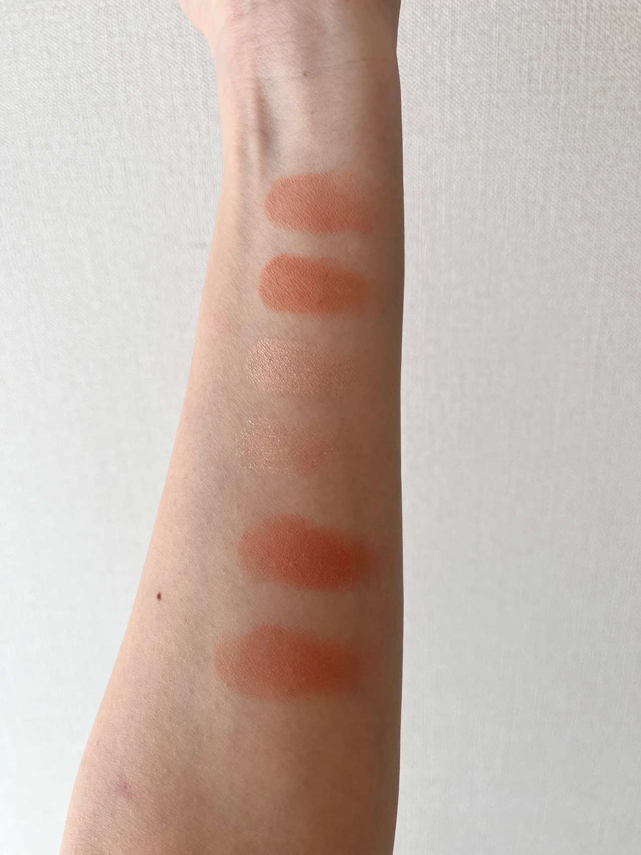 【儚げメイクに持って来い！】WAKEMAKUソフトシアーマルチパレットで叶える儚げメイク_3_2