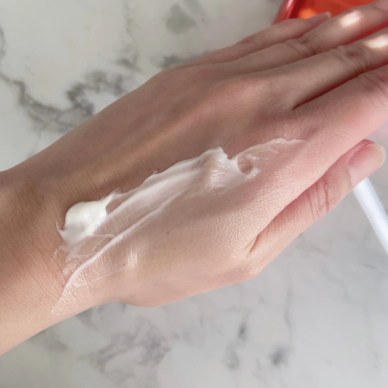 【ボディにも顔レベルの美容液を投入🆕】ハリ肌ボディに導く新アイテム✨est「インテンシブ ボディセラム」_2_3