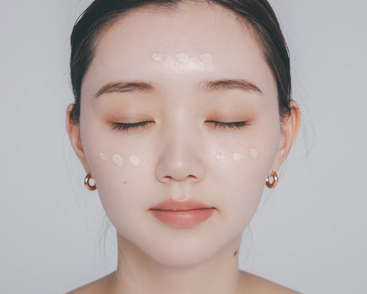 コンシーラー1本で肌に革命。ローラ メルシエだからできた新ベースメイクアイテムで、毛穴もクマもバレない肌_4