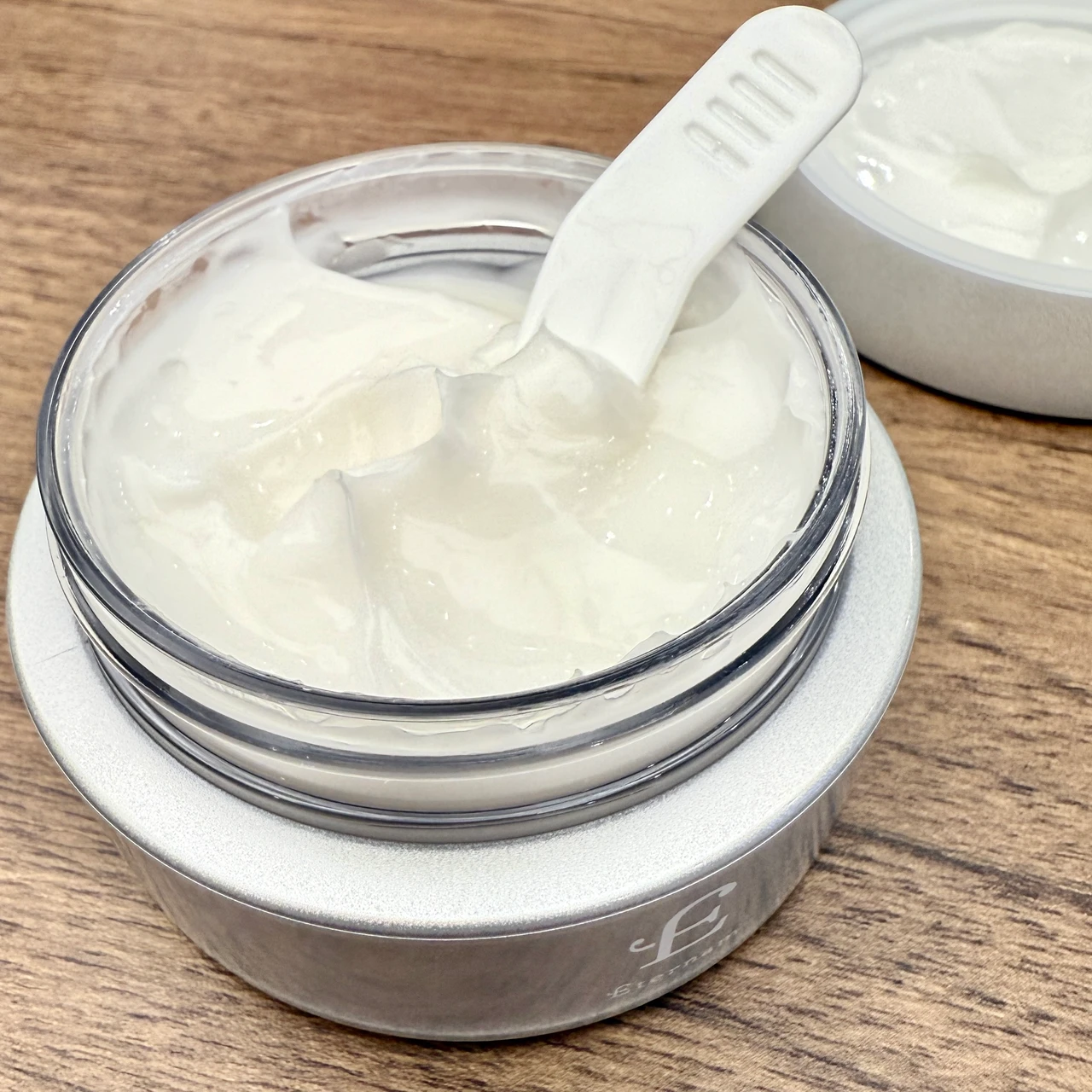 エテルナム　クリーム