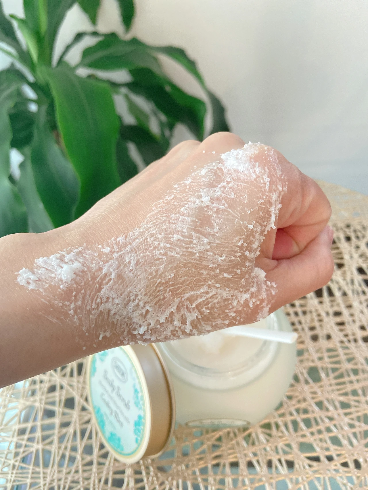 【美髪を目指すなら頭皮ケアから💆‍♀️✨】SABONの名品「ヘッドスクラブ リフレッシング🌿」🫧_2_2