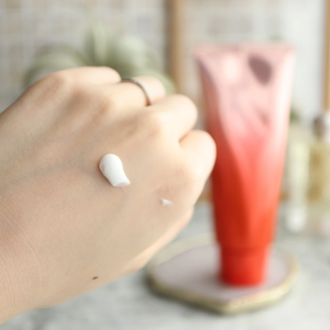 【冬のボディケア】顔レベルのスキンケアをボディにも！est(エスト)のエイジングケアボディセラムでノースリーブが似合う肌に♡_3_1