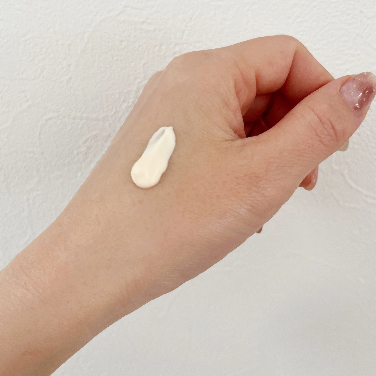 【スキンケア】夕方のお疲れ肌で悩む方に！日中ダメージから肌を守るスキンケアクリーム。カバーマーク トリートメント デイ クリーム_2