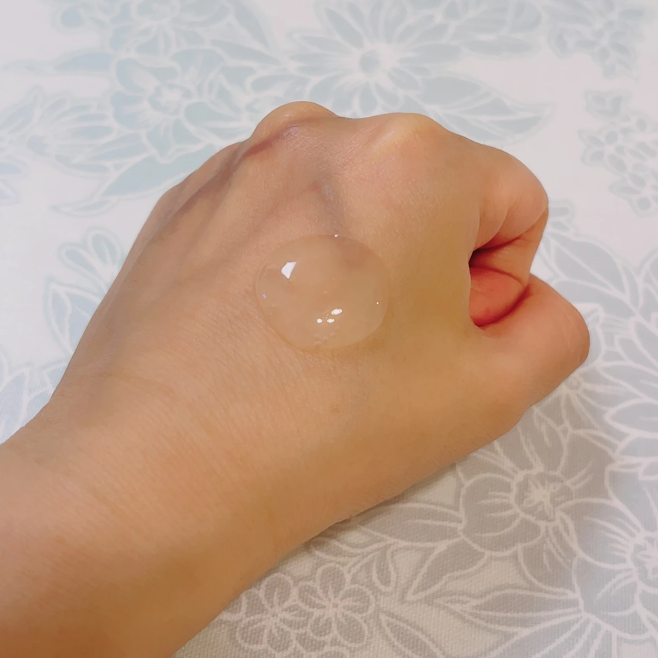 iniksのアドバンスバリアセラムのテクスチャー①