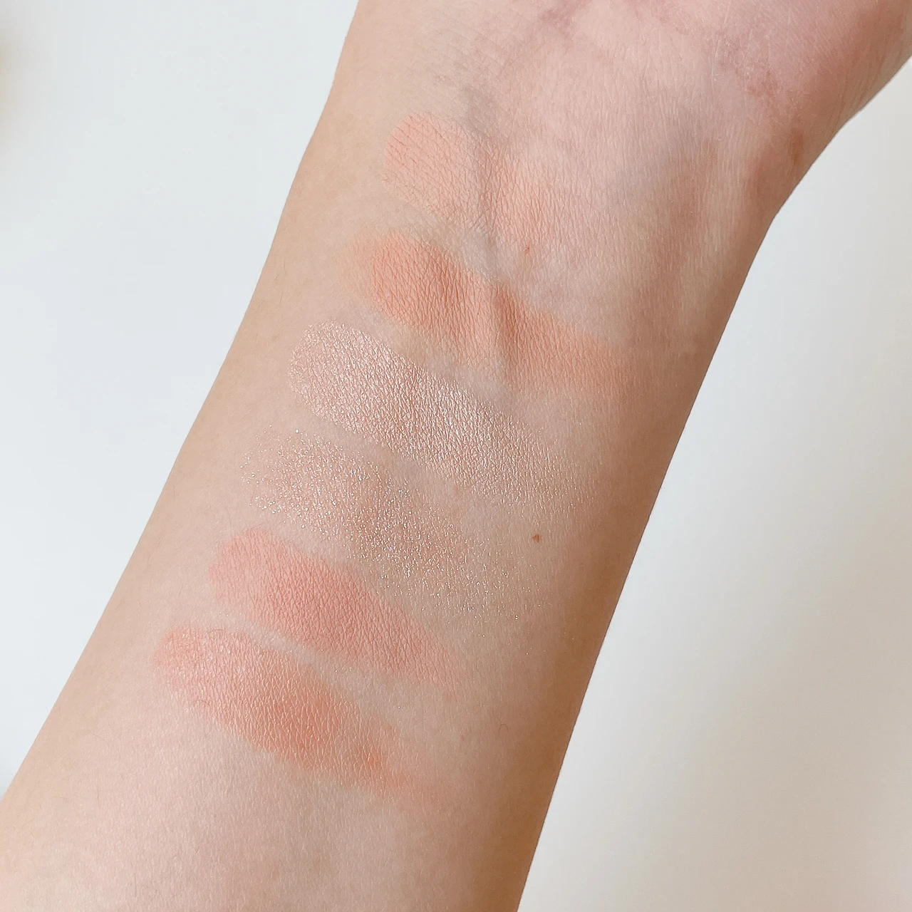 ウェイクメイク 01 コーラルヘルツ スウォッチ