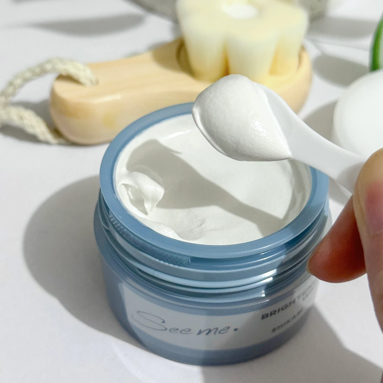 SHIKARI BRIGHTENING WASH シカリ 洗顔 テクスチャー