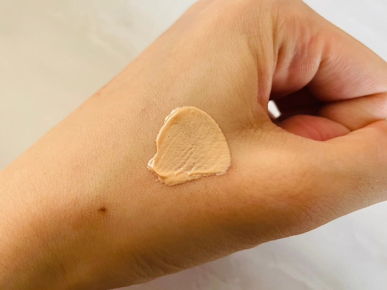 ベストコスメ受賞！【&be(アンドビー)のUVプライマー】ツヤ肌補正・日焼け止め・美容液、3役揃った万能化粧下地をレビューします♡_4