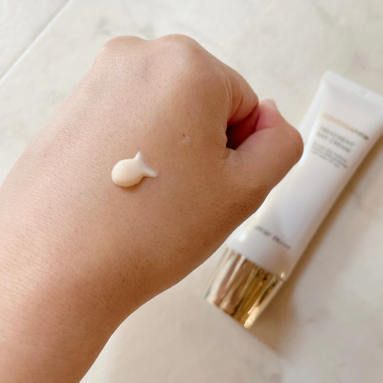 【トラブル知らずなお肌へ】コラーゲンを与えハリのある肌へ！日中用スキンケアクリーム兼日焼け止め < カバーマーク トリートメント　デイ クリーム > _3_1