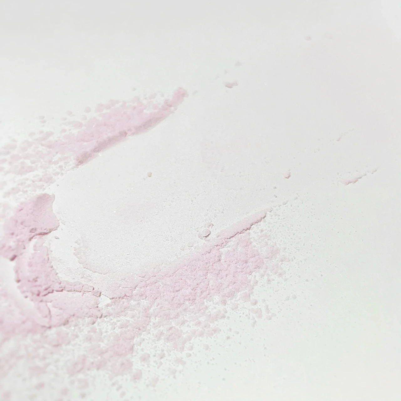 10/8登場[プリマヴィスタ ポアレスフィクサー]透明感ある印象に仕上げたいときはラベンダーカラー_2