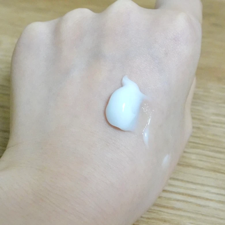 忙しい時でもきちんとケアできる！パーフェクトワン 薬用ホワイトニングジェル_3_1