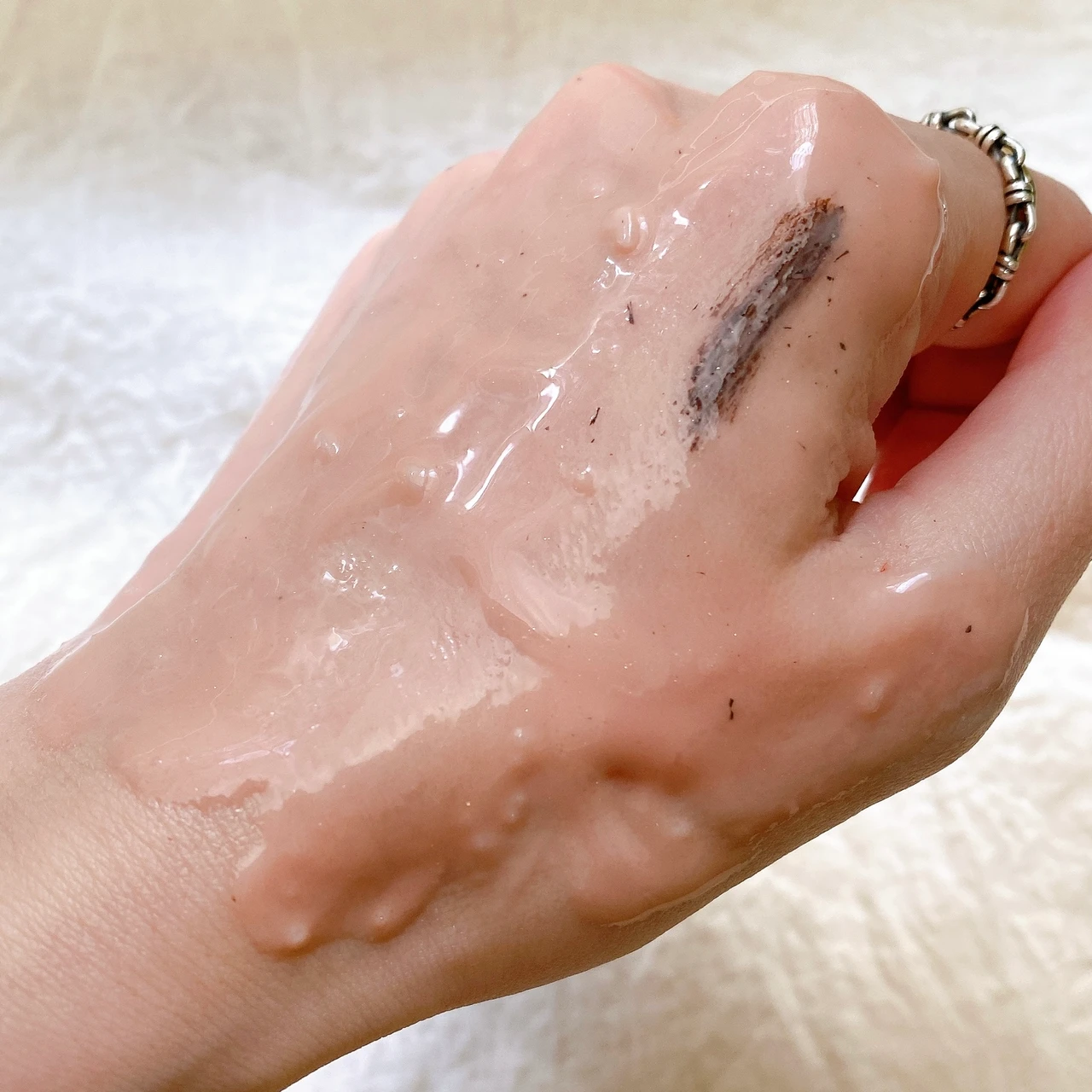 「しぼみ肌」ケアのできる新美容液と、肌負担最小限の名品クレンジングバーム、使ってみました_13