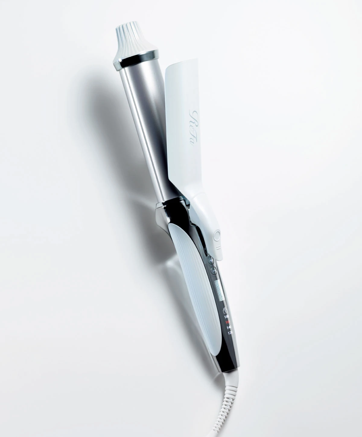 ヘアの巨匠 河北裕介がプレゼン! 小嶋陽菜のマシュマロヘアはReFaで作る_6