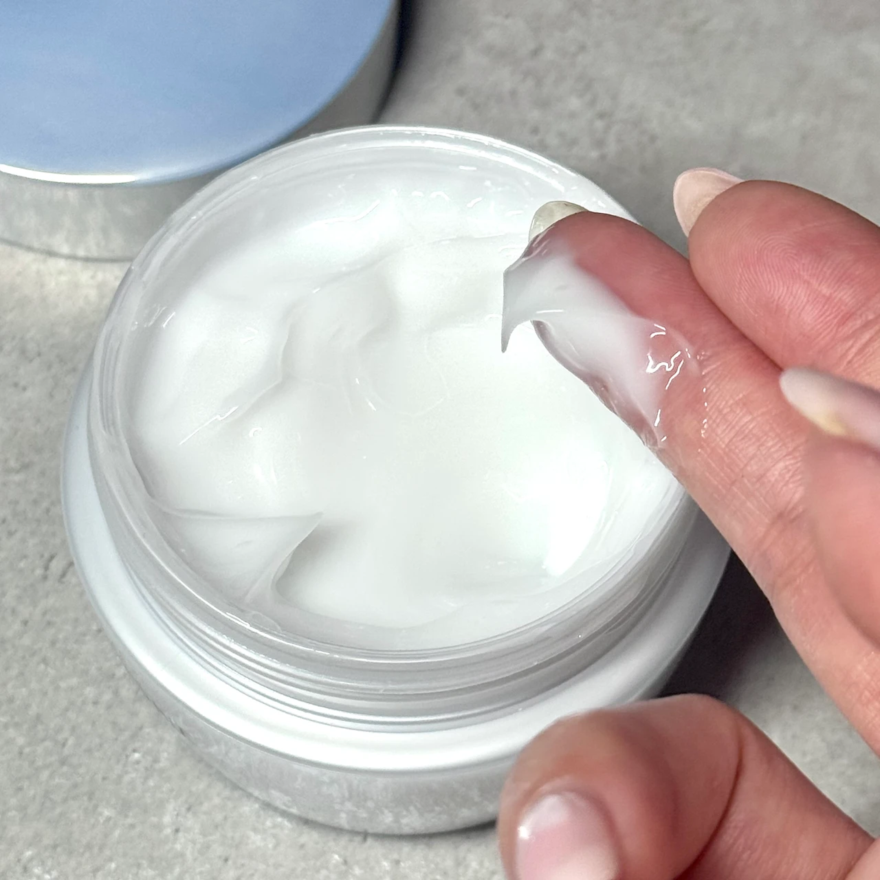 パーフェクトワン 「薬用ホワイトニングジェル(医薬部外品)」テクスチャー