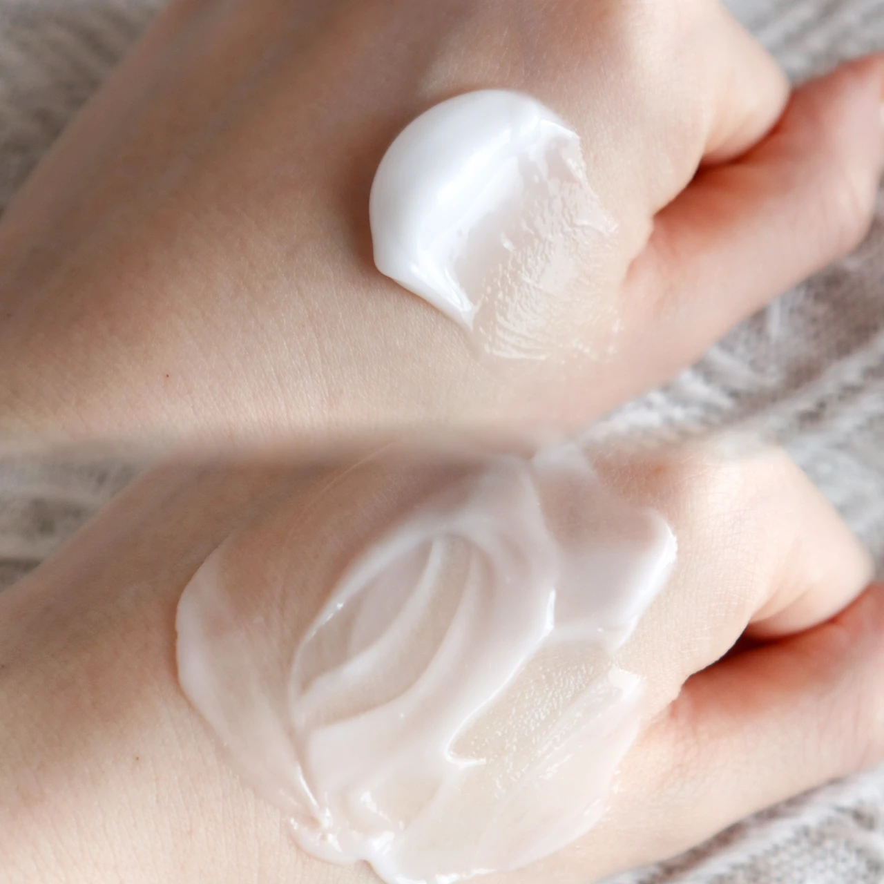 パーフェクトワン 薬用ホワイトニングジェル　テクスチャ