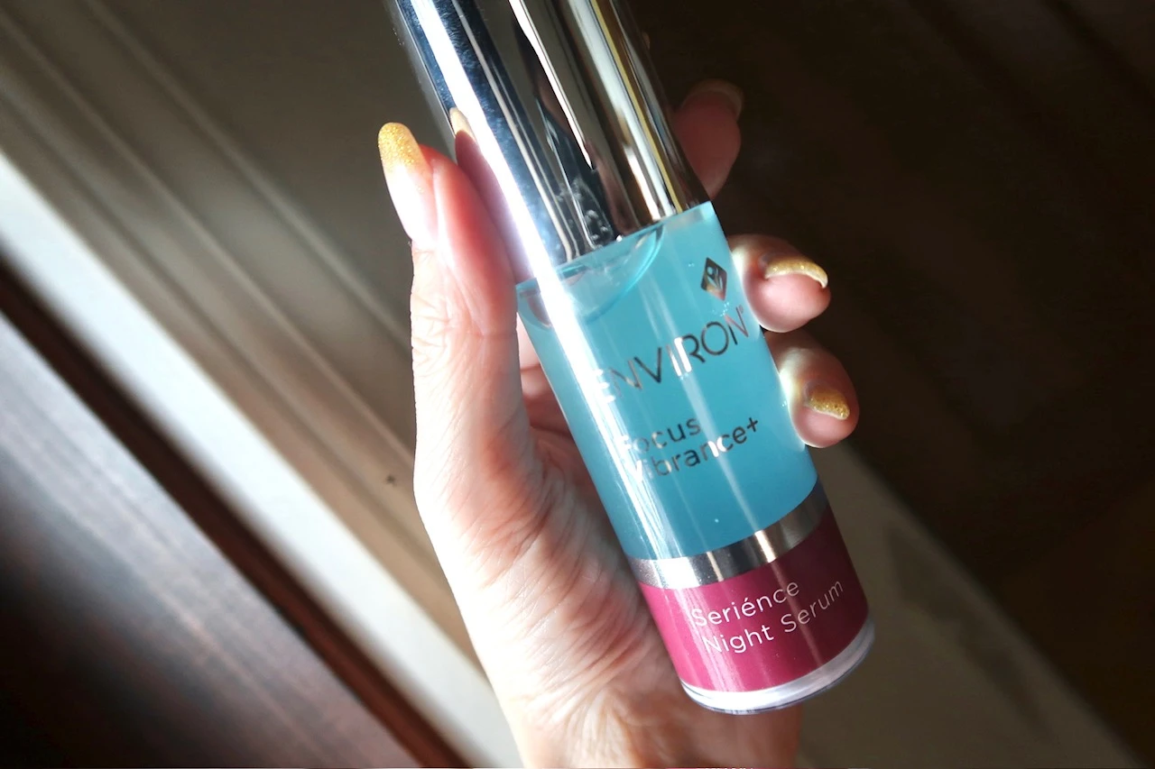 エンビロン  セリエンスナイトセラムの美しさ