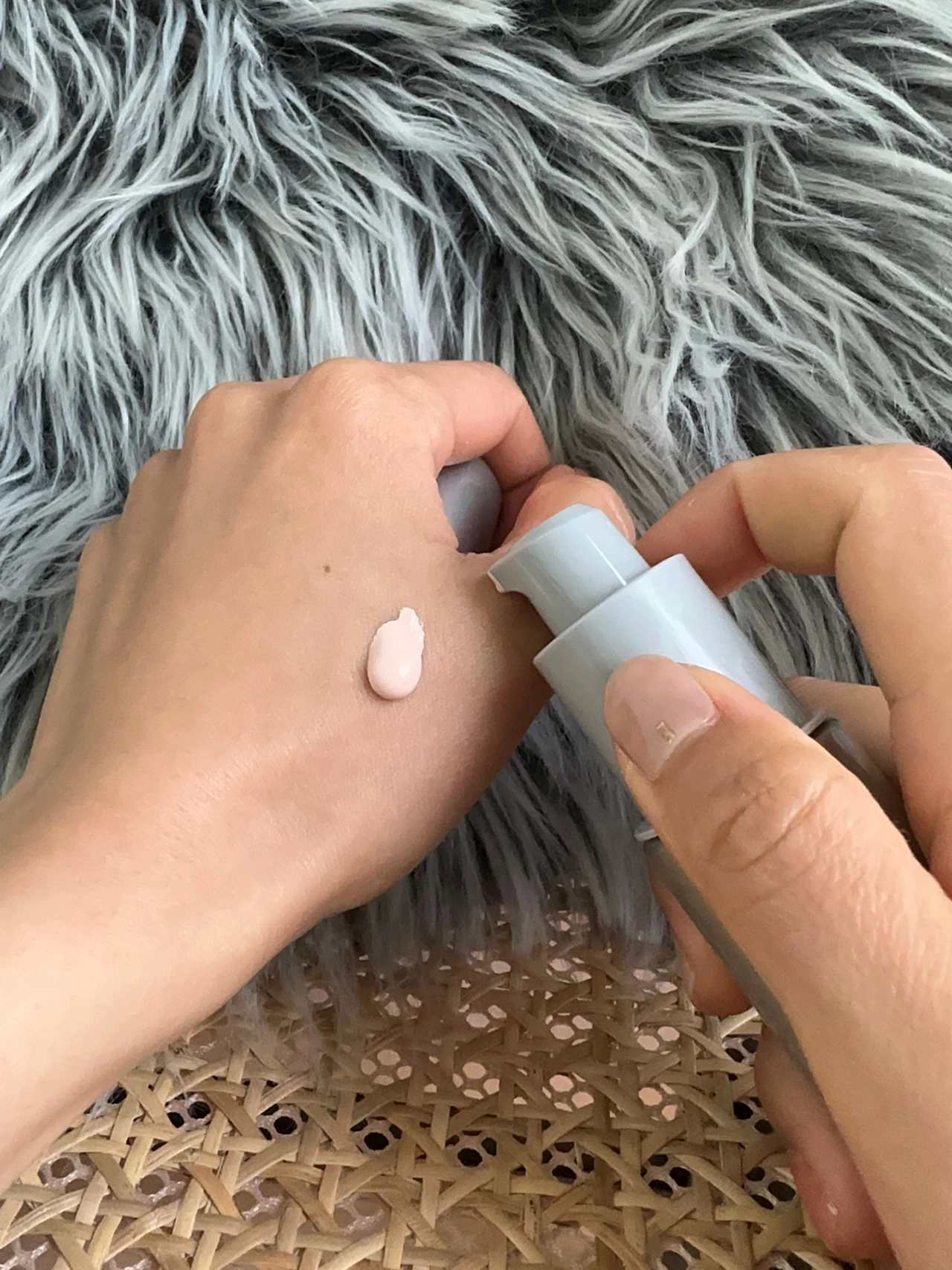 iniks　アドバンスバリア デイエッセンス　美容液　化粧下地　日焼け止め UV