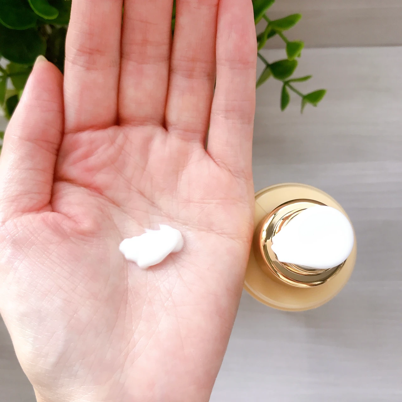 オバジXフレームリフトエマルジョン スウォッチ