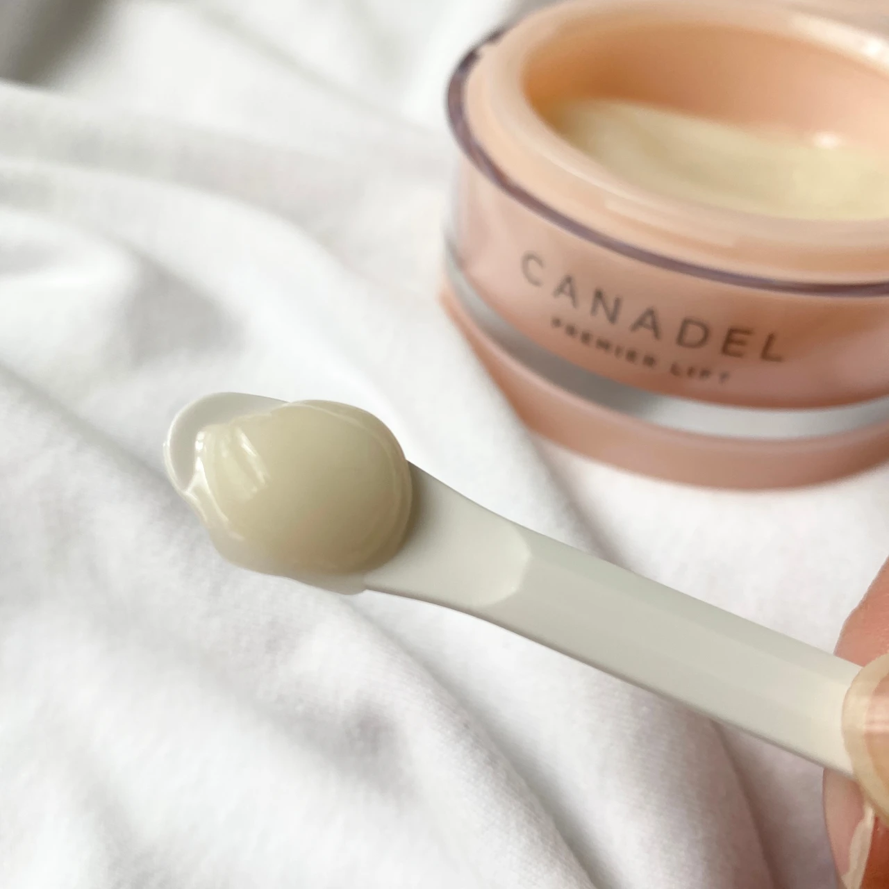 ワンステップで簡単エイジングケア。ナイアシンアミド配合のオールインワン美容液［カナデル］_2_1