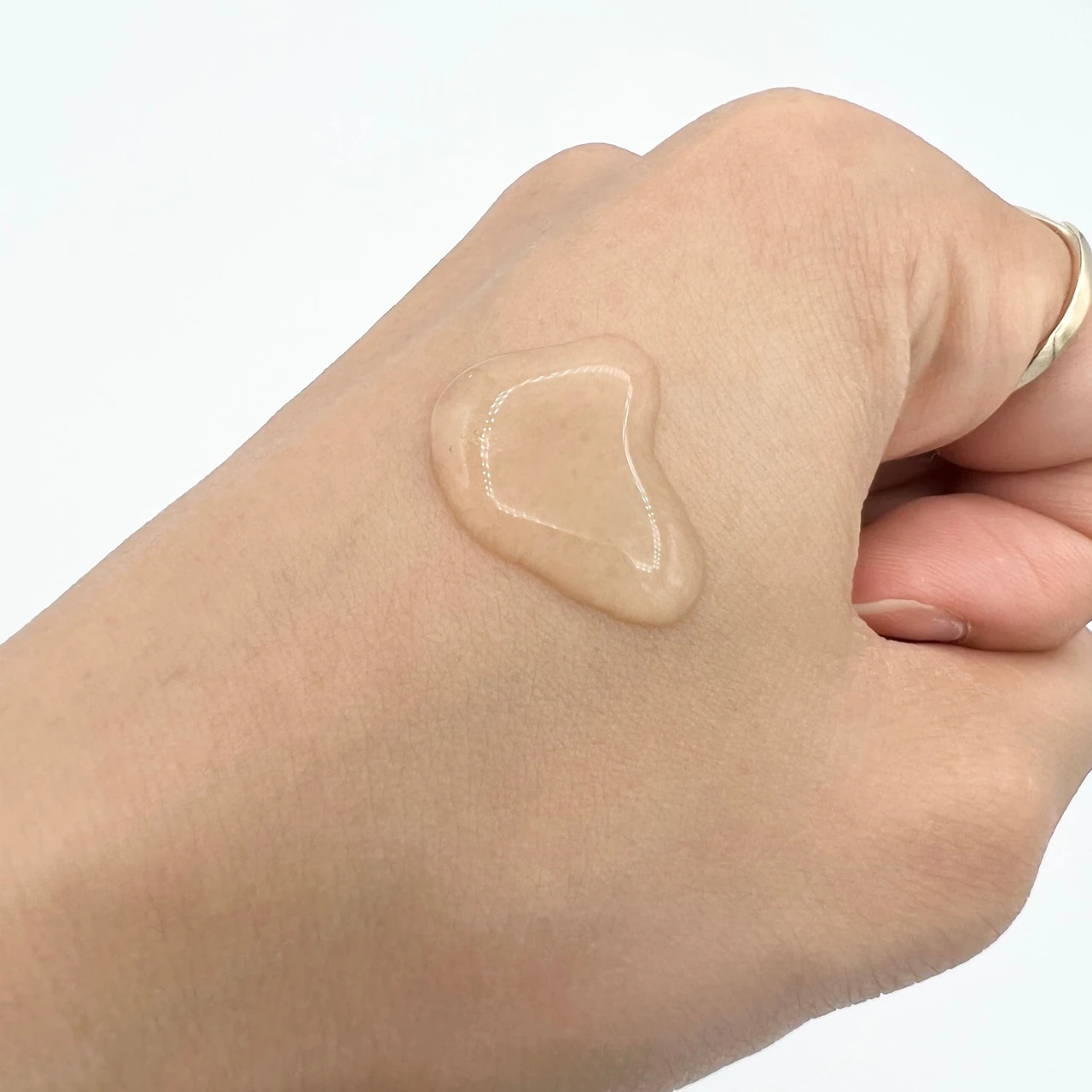 【温泉水×CICA】ゆらぎ肌へ潤いを与え、乾燥小ジワのケアまで叶うフランス生まれのスキンケア【ユリアージュ】_3_3