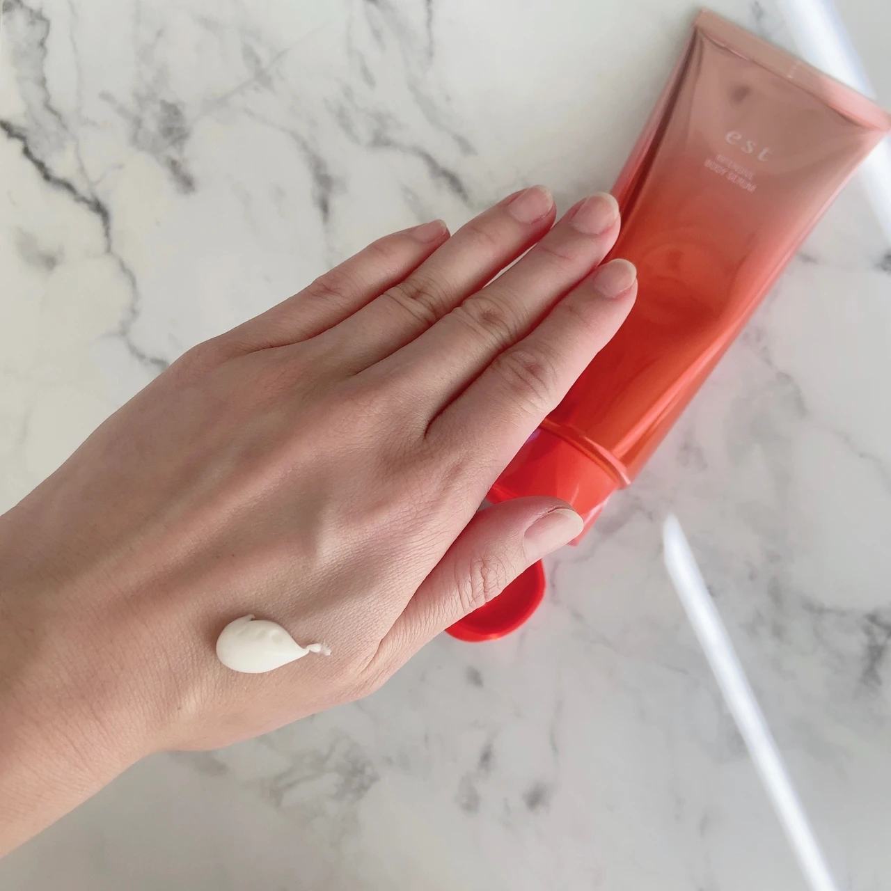 【ボディにも顔レベルの美容液を投入🆕】ハリ肌ボディに導く新アイテム✨est「インテンシブ ボディセラム」_2_1