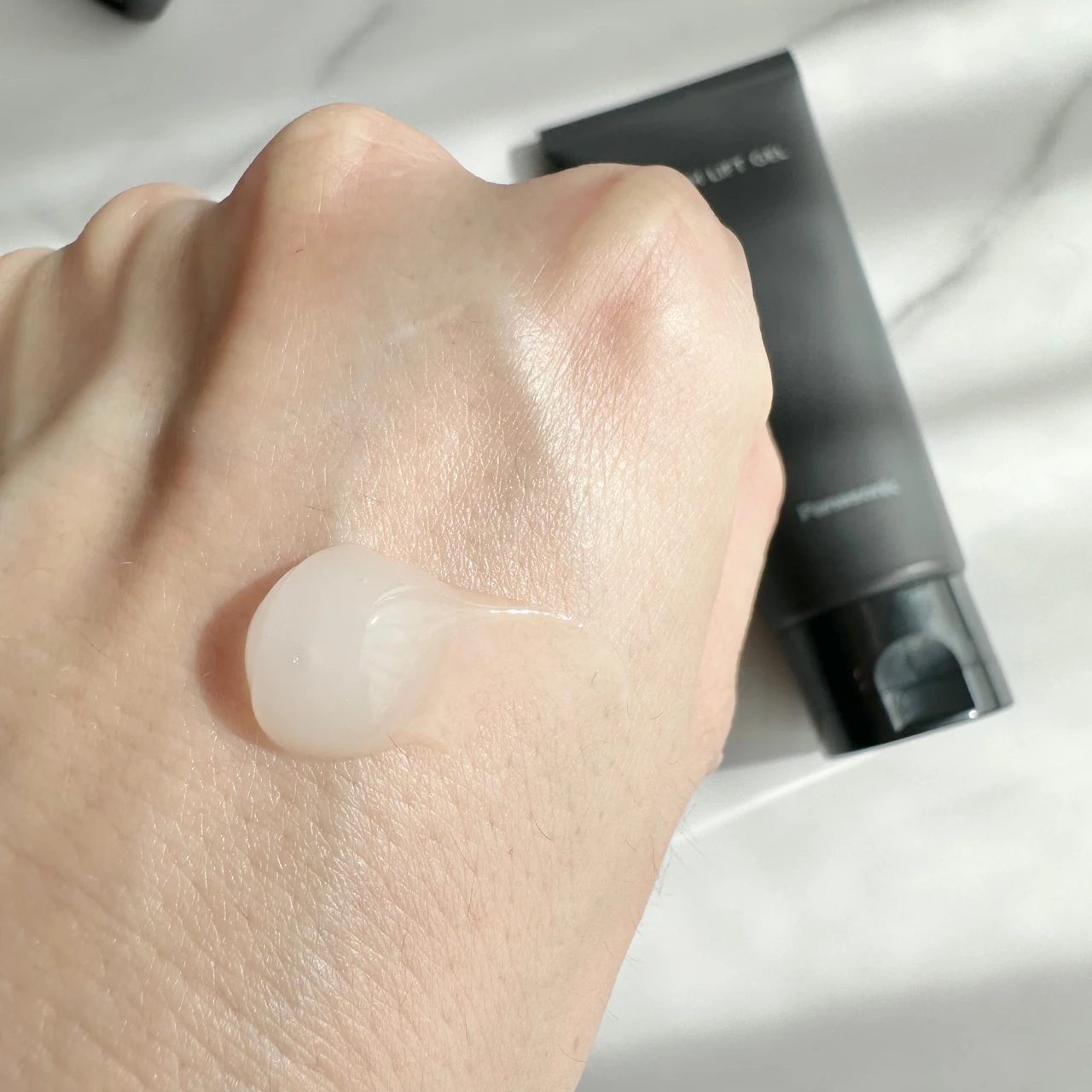 スムースリフトジェル　テクスチャー