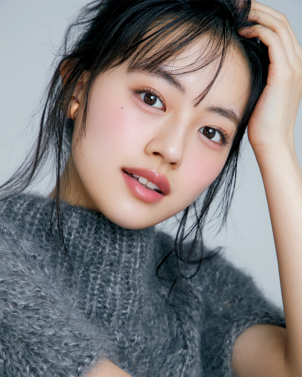 上坂樹里 エレガンス モデリング カラーベース OR200 PK100 使用メイク