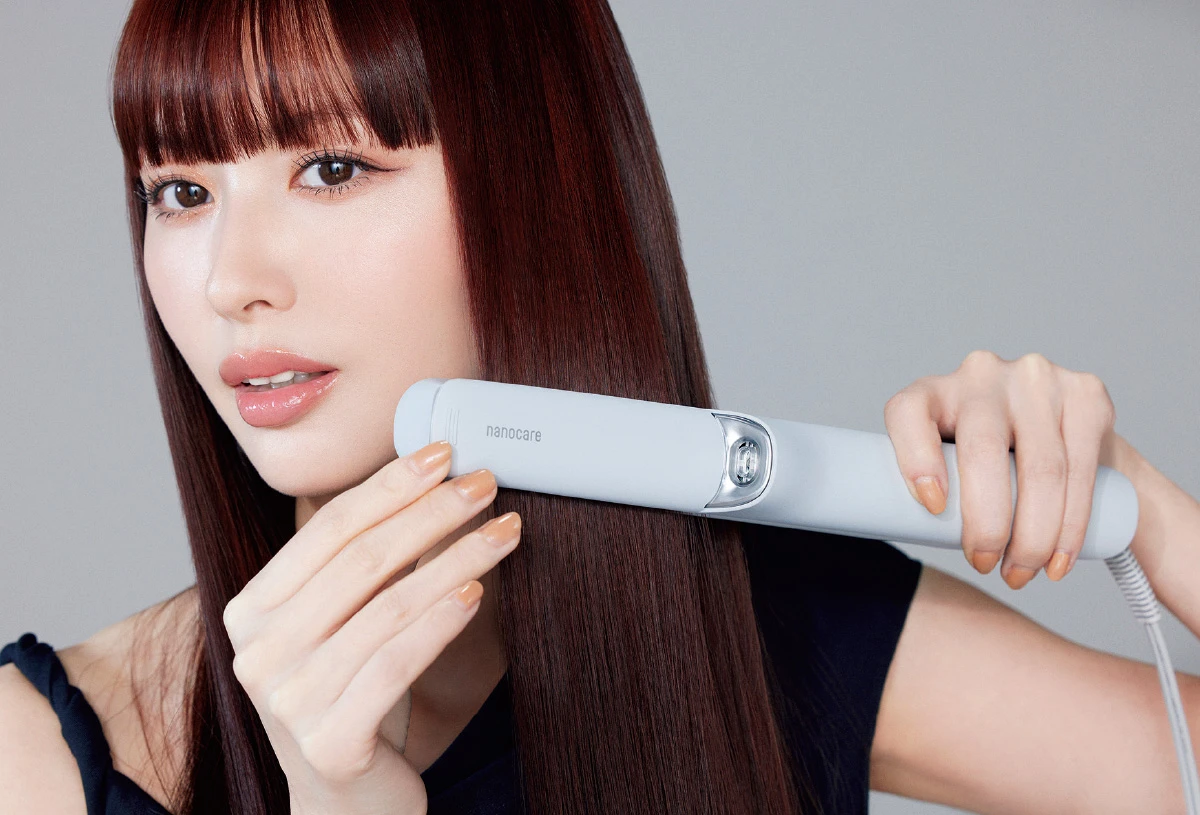 鈴木えみ パナソニック ストレートアイロン ナノケア EH-HN50