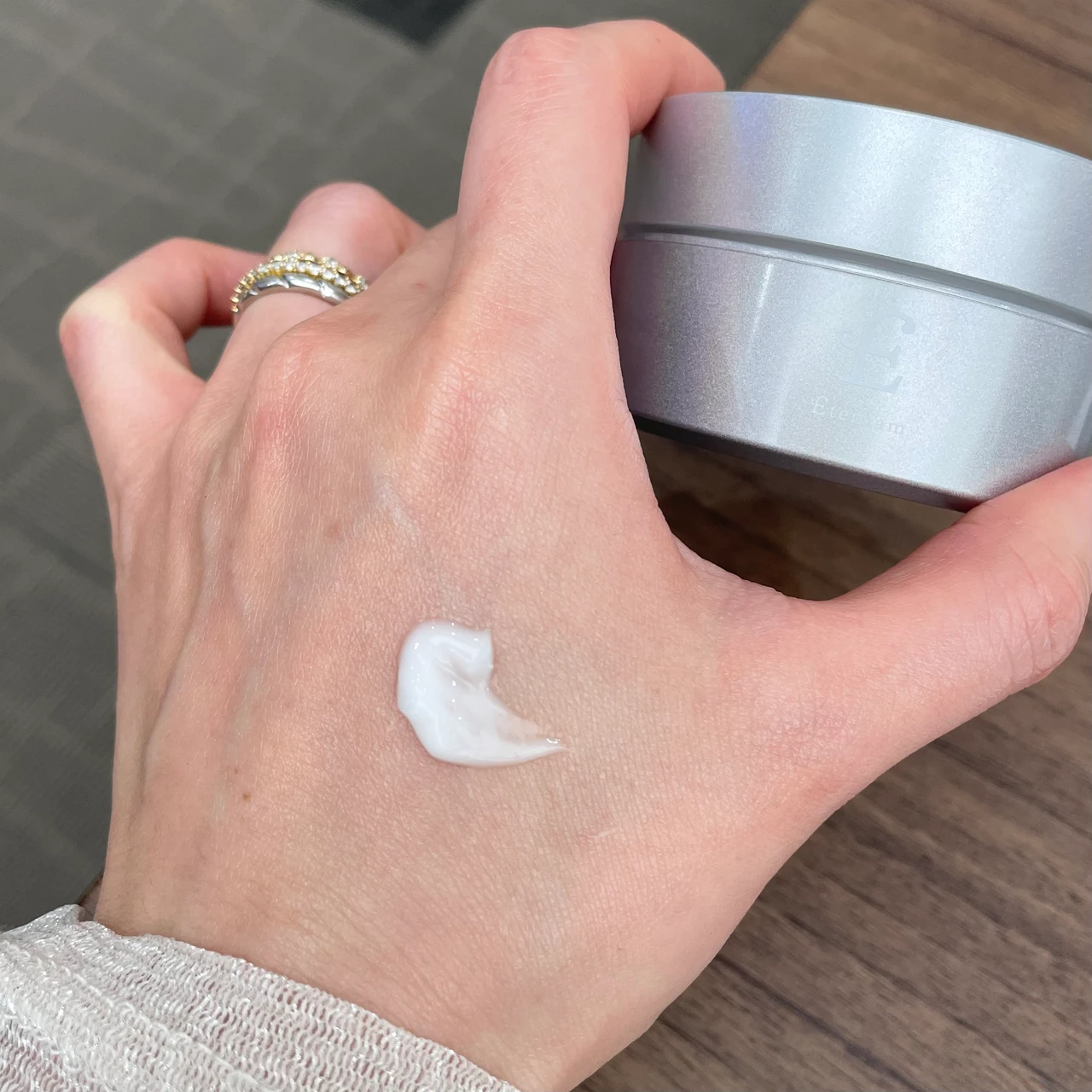 エテルナムクリーム