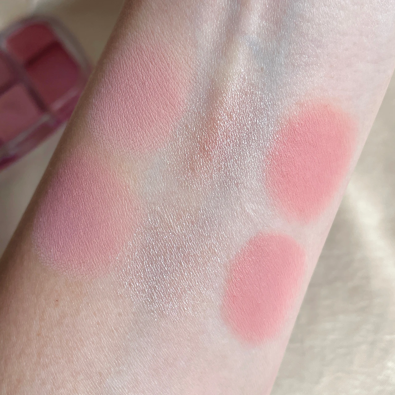 ウェイクメイク、アイシャドウ、スウォッチ