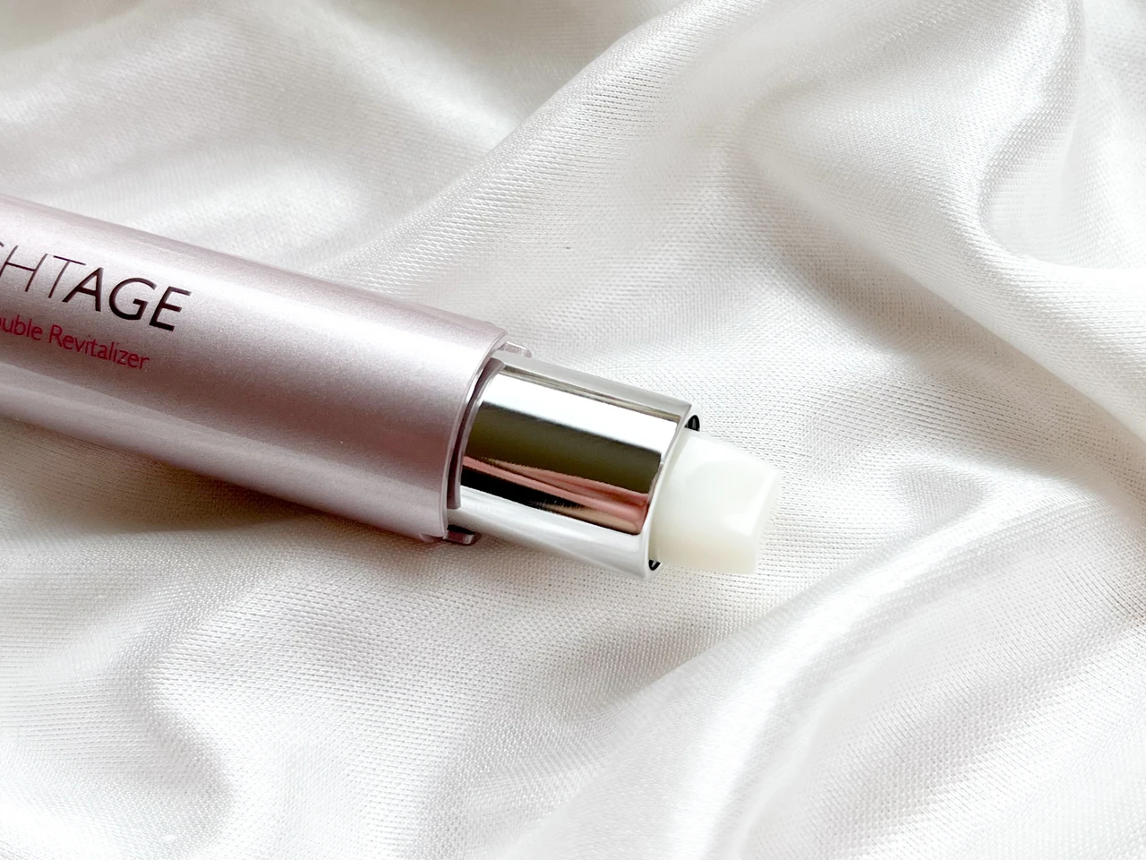 【目元ケア】独自の2in1スティック。セラムとバームでハリツヤの目元へ。ブライトエイジ_3_2