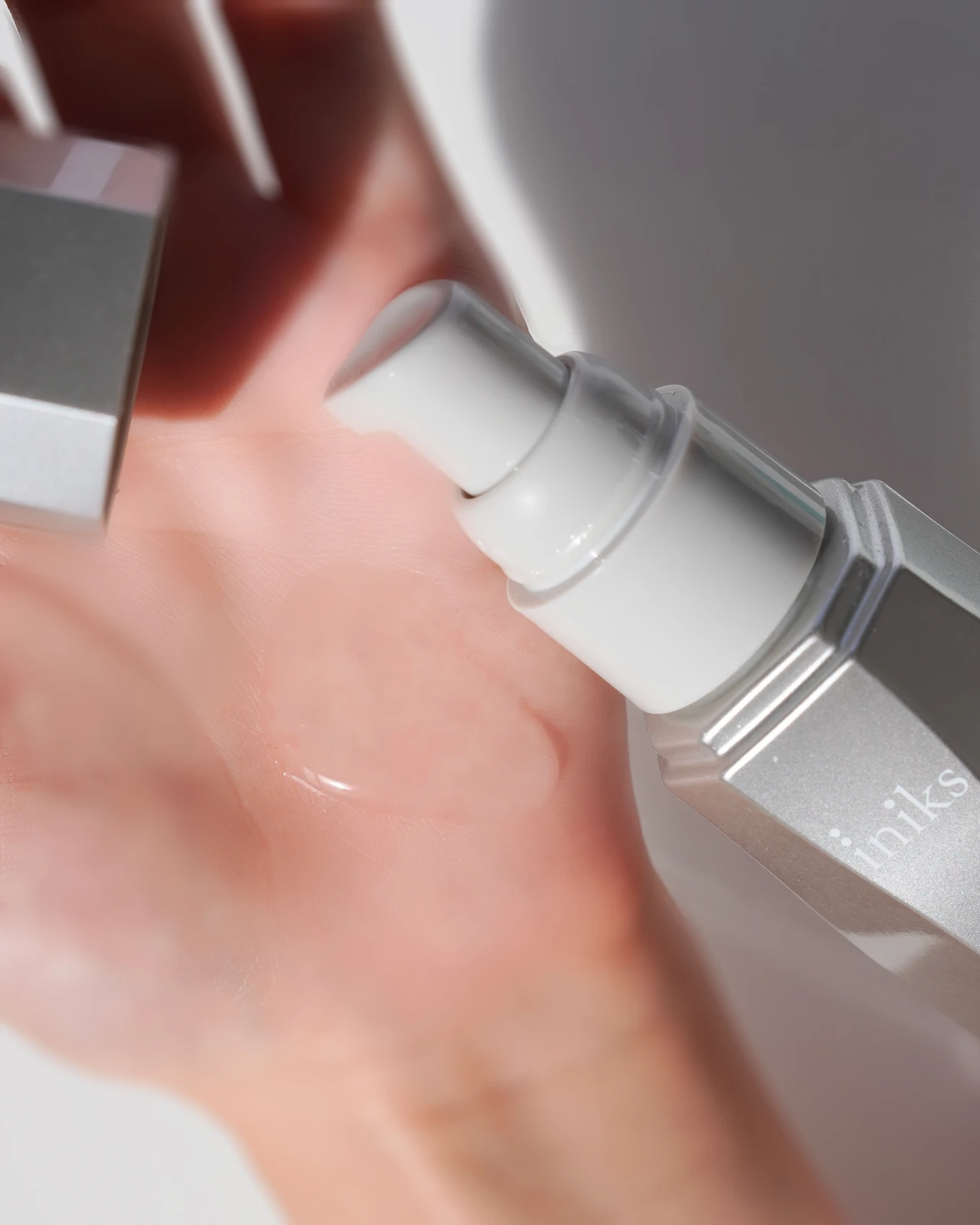 9/28新発売。ハリつや肌へ導くiniksの美容液！敏感肌に寄り添った設計で誰もが手におりやすいエイジングケアスキンケアをレビュー！_3_1