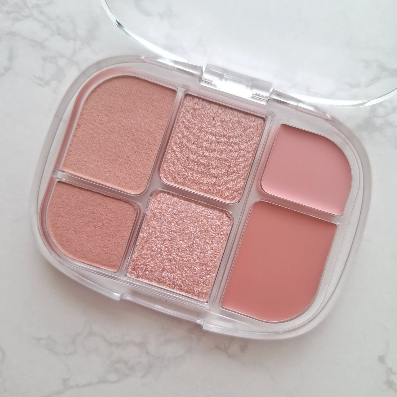 WAKEMAKEソフトシアーマルチパレットで簡単ワントーンメイク♪デイリーメイクのパワーアップにおすすめ♡
_2_2