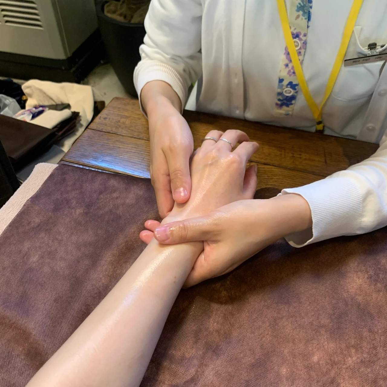 ハンドマッサージ リフレッシュ