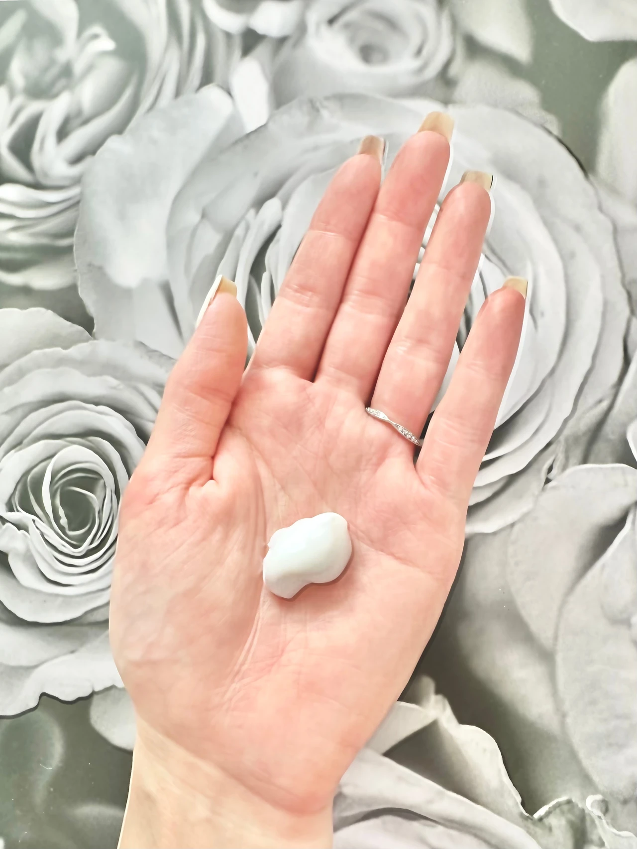 🌴🤍🧊♾️🧴
だれもが見たことあるはず✨エイトザタラソの洗う美容液シャンプー🪄_2_3