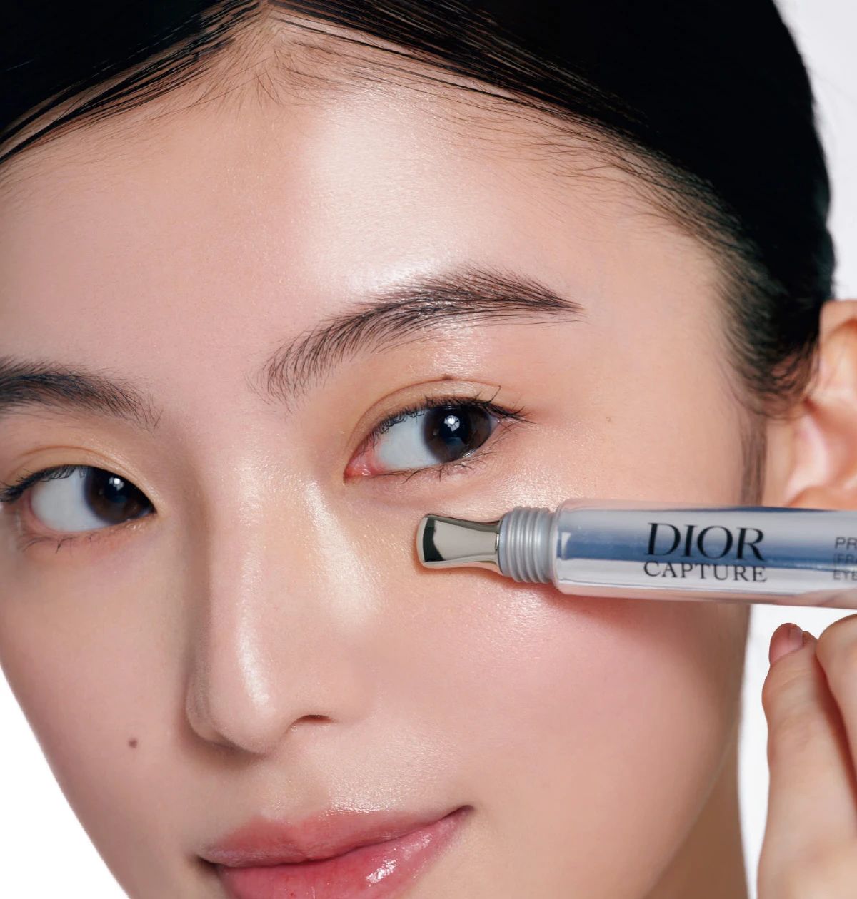 ディオール カプチュール プロ コラジェンショット　小川李奈　目もと用美容液