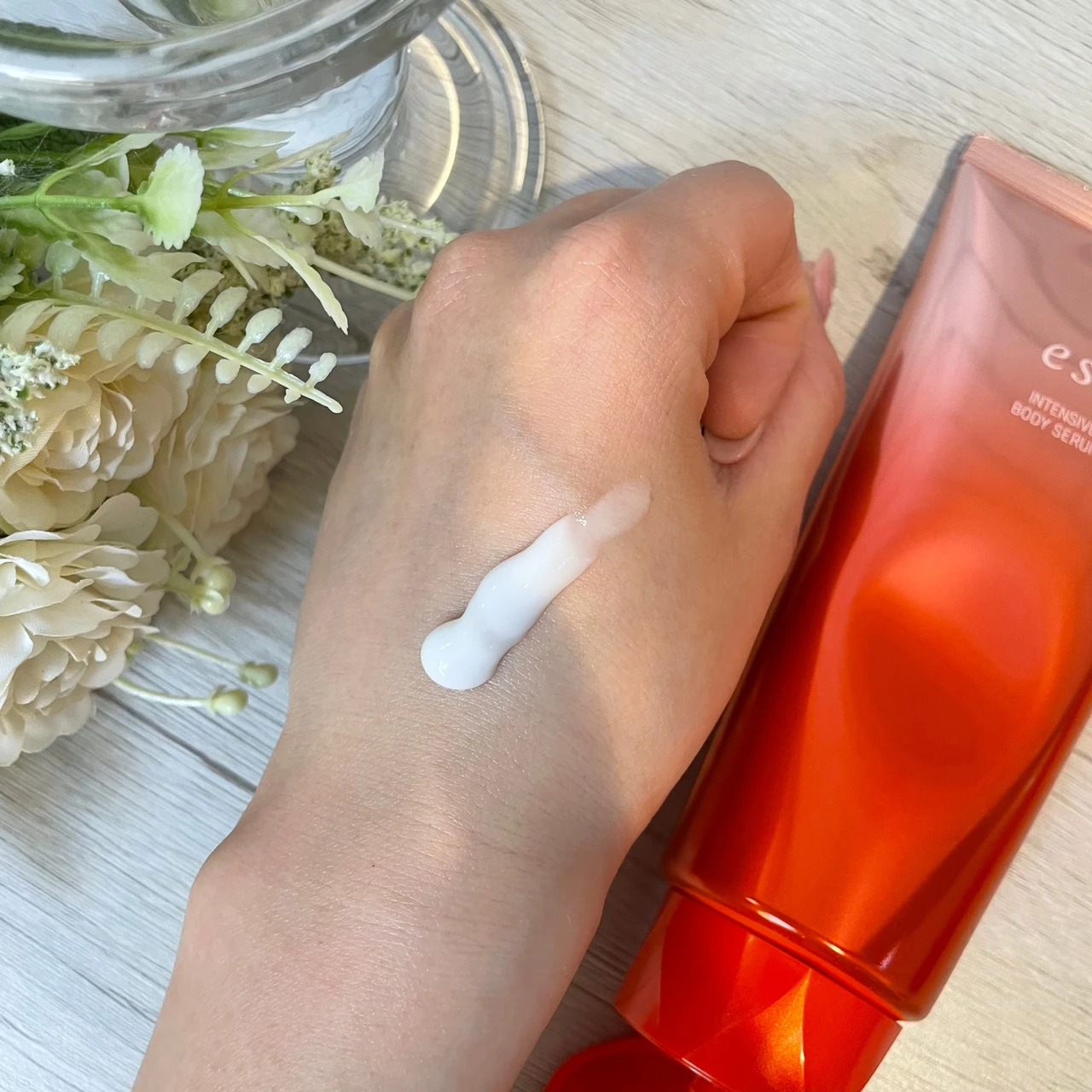 顔のケアだけじゃない！あのエストから先進エイジングケア技術がぎゅっとつまったボディセラムが誕生❤︎ワンランク上のハリのあるボディへ✨_2_1