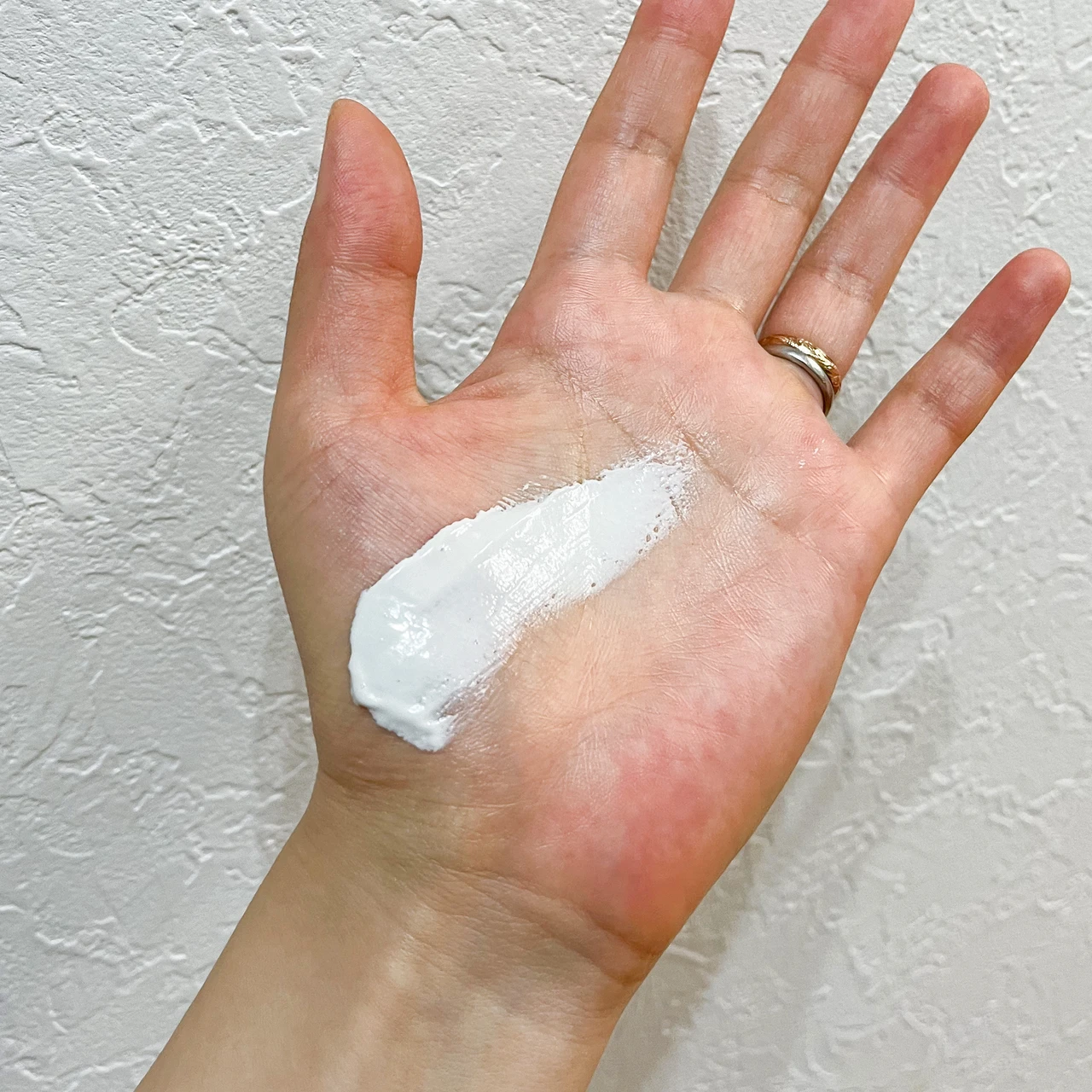 SHIKARI BRIGHTENING WASHのテクスチャー画像