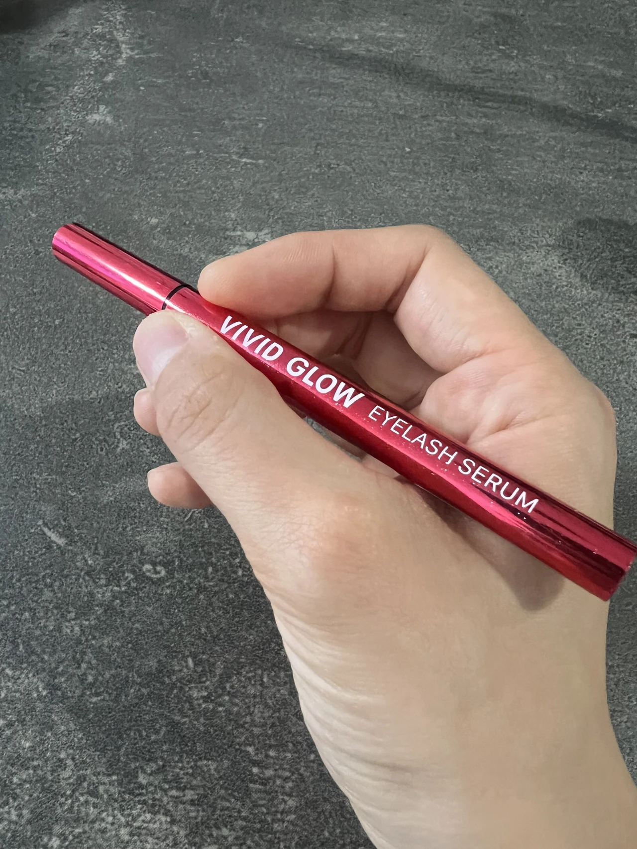 アイライナー型のまつ毛美容液♡ふさふさのまつ毛目指そう!「VIVID GLOW」"アイラッシュセラム"をご紹介します♪_2_1