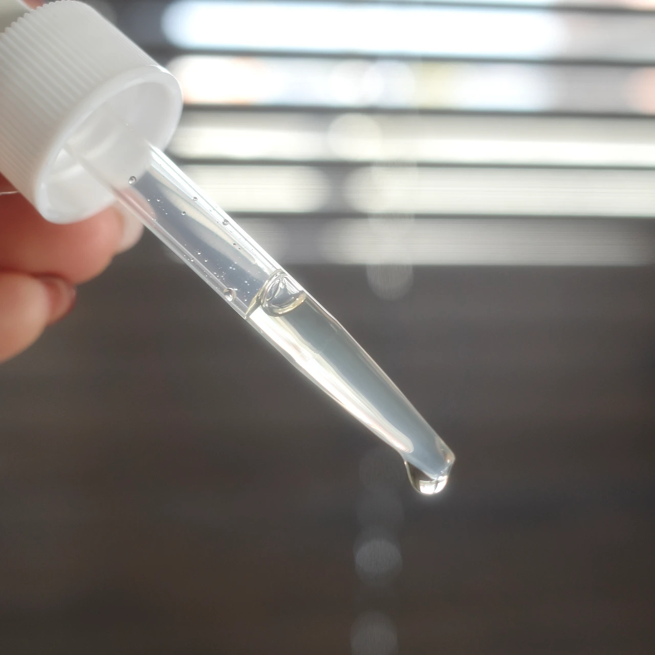 毛穴が気になる人に！【ケアナボーテ VC10濃美容液】を使ってみた正直な感想✨_4