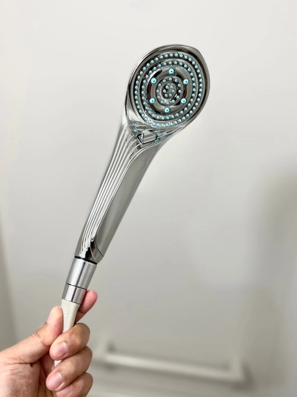 【シャワーヘッドを付け替えるだけ】リファファインバブル Sによる無意識美容で毎日のバスタイムを格上げ_5