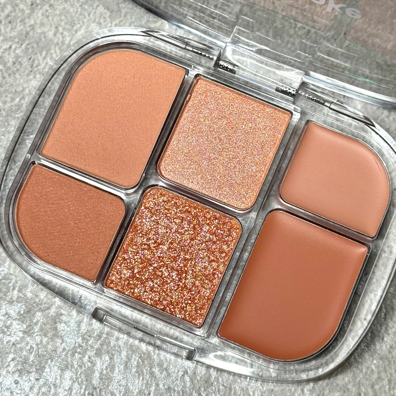 WAKEMAKE ウェイクメイク ソフトシアーマルチパレット 01 コーラルヘルツ