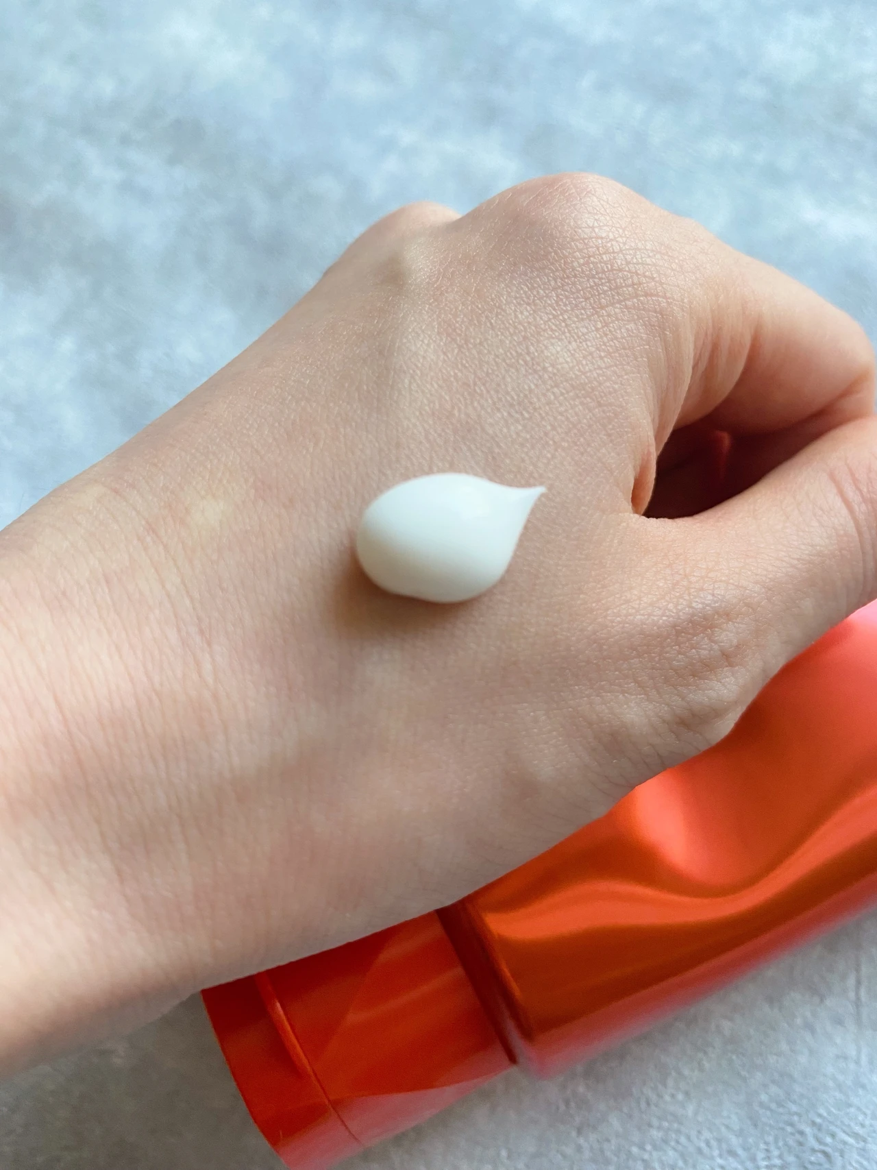 《Bodyにも贅沢美容液でご褒美ケア》エスト インテンシブ ボディセラム_2_1