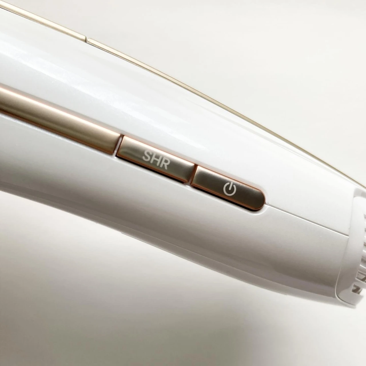 自宅でサロン級のケア！？快適に効率良くムダ毛ケアができるUlike Air 10 IPL光美容器！_3