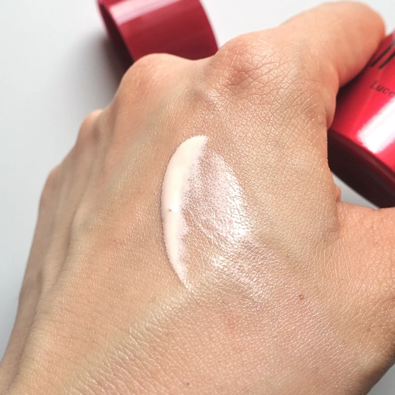 inoui（インウイ）ルーセントプライマーのテクスチャースウォッチ